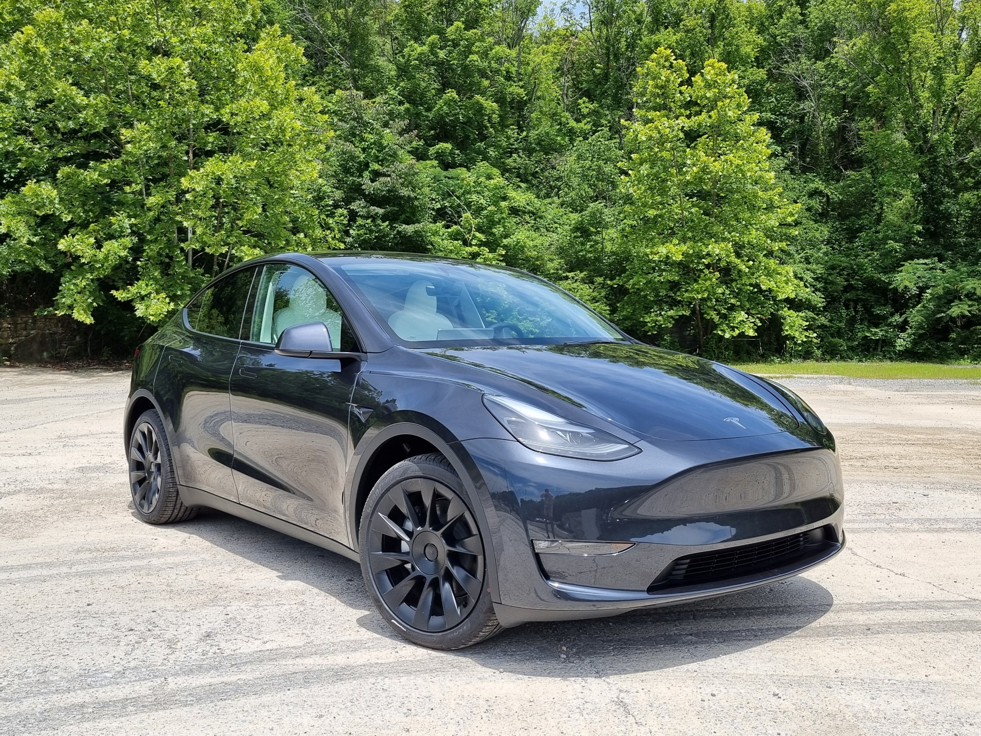 Tesla Model Y 2024